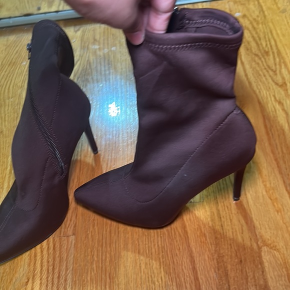 Brown booties from fashion nova - Picture 3 of 4